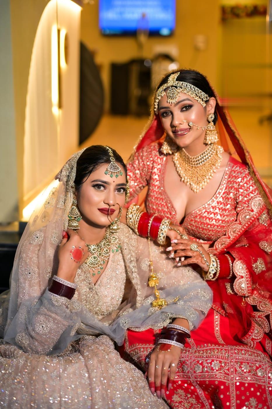 Bride with family, all camera-ready by Rare Salon
